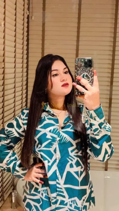 Escort Service in Kalbadevi Mumbai – Trader Hotels, Incall and Evenings by the Sea