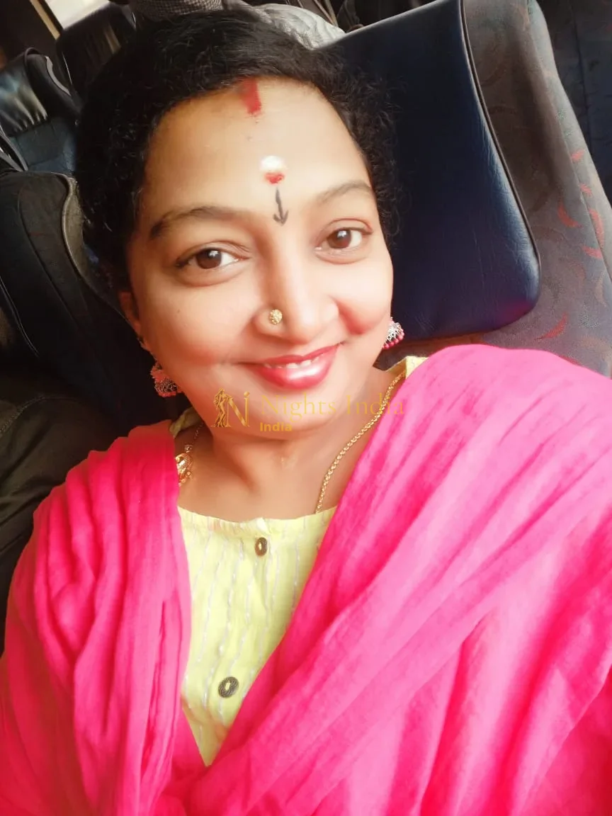 Devika, 29 – Escort in Golf Course Extension Road, Gurgaon