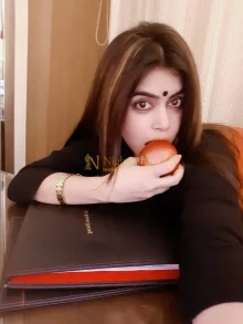 Sunita, 21 – Housewife Escort in Kurla, Mumbai