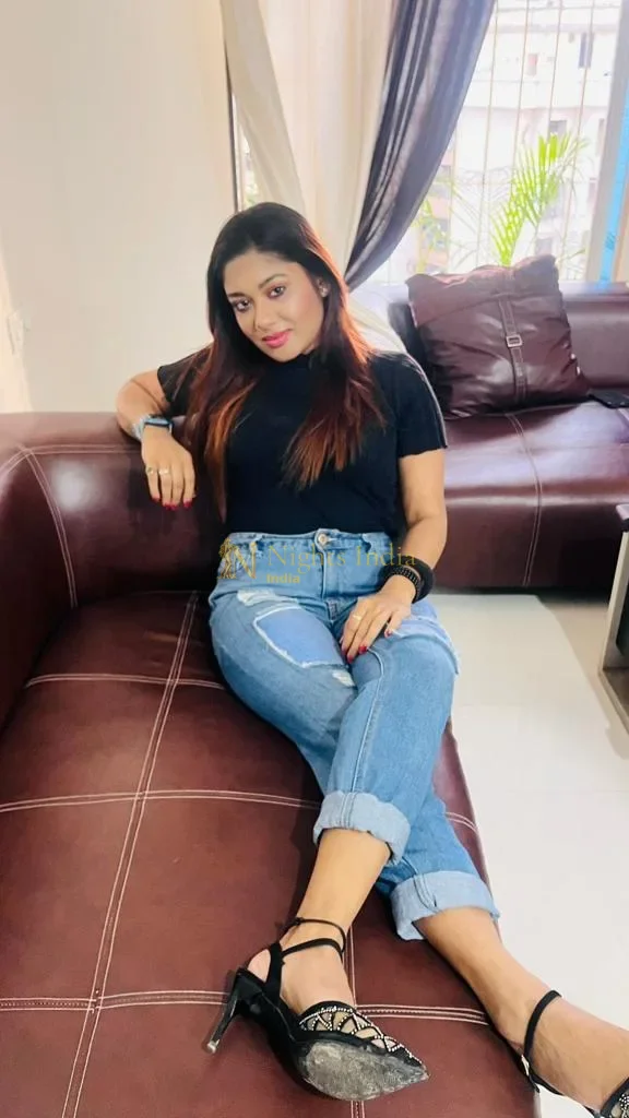 Kaviya, 22 – Independent Call Girl in Koyambedu, Chennai | Pay Cash on Meeting