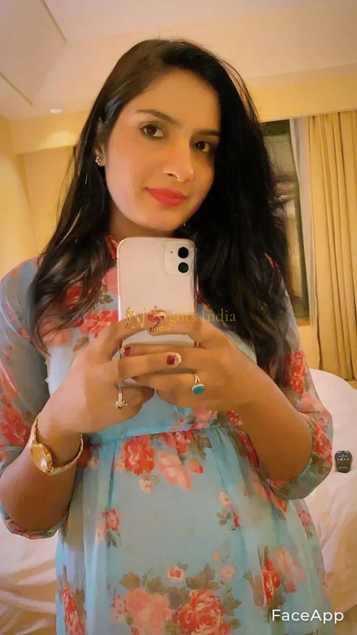 Meet Lahari in Kukatpally, Hyderabad – Call Girl for Hotel Stays & Evenings